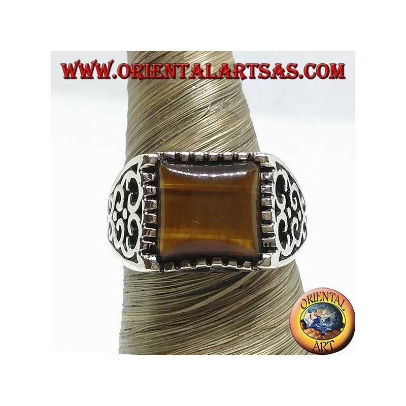 Bague en argent avec décorations de flammes et oeil de tigre carré