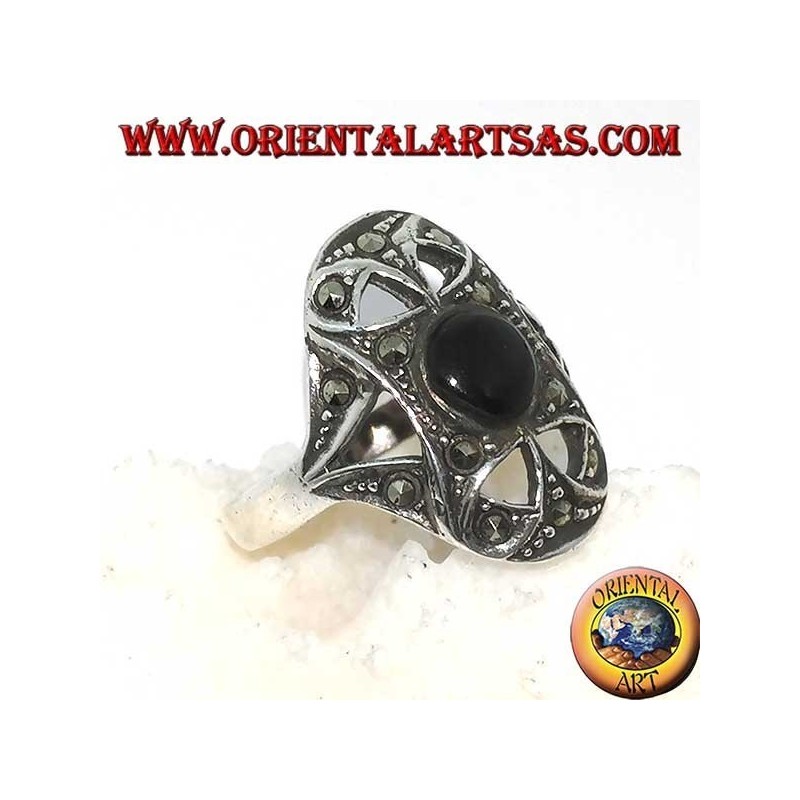 Oval silver ring with a round onyx surrounded by marcasite