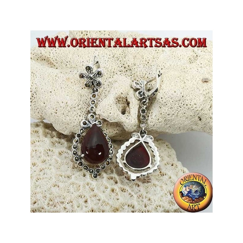 Orecchini in argento pendente con corniola a goccia contornata da marcasite