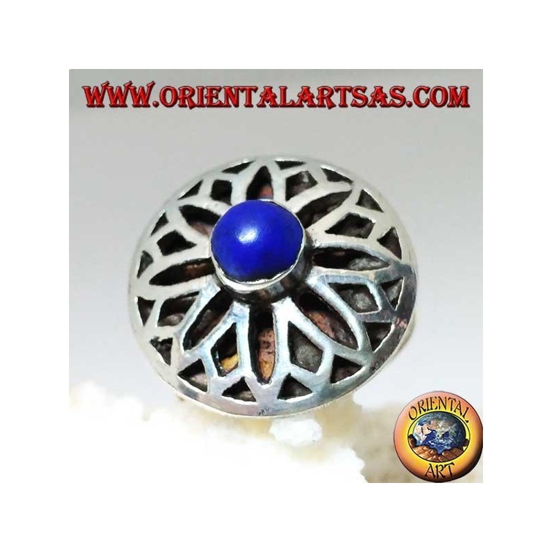 Bague en argent avec fleur de lotus sculptée d'un lapis-lazuli rond au centre