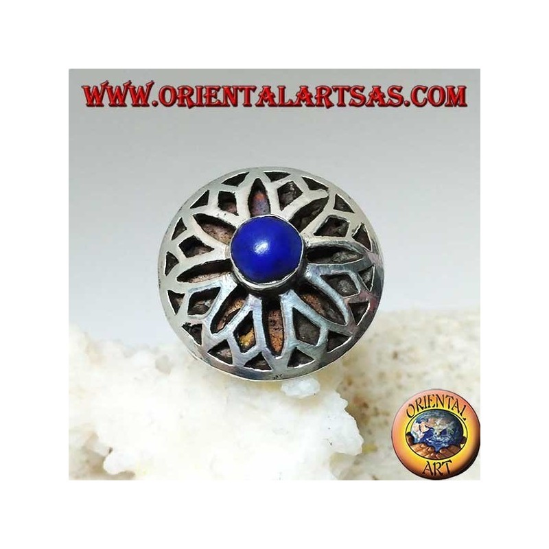 Bague en argent avec fleur de lotus sculptée d'un lapis-lazuli rond au centre