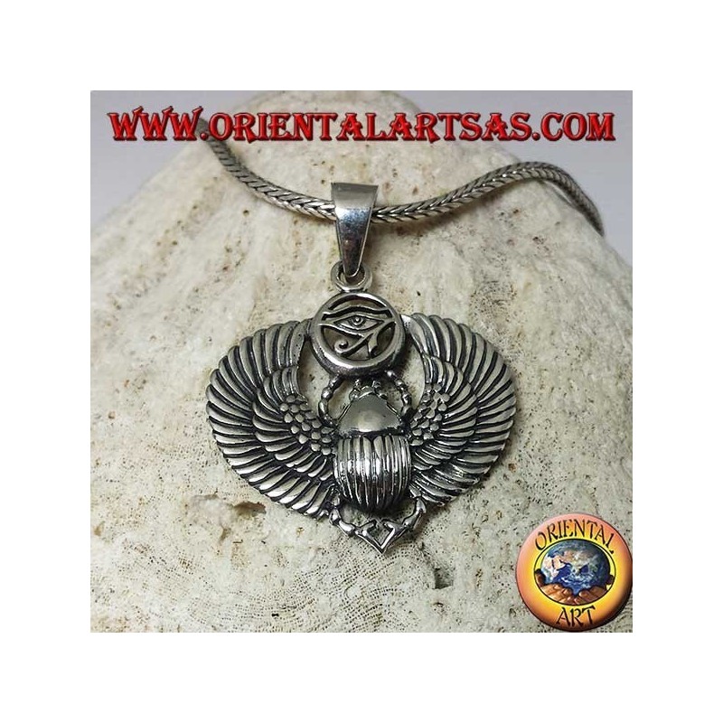Colgante de plata, escarabajo egipcio con ojo de Horus
