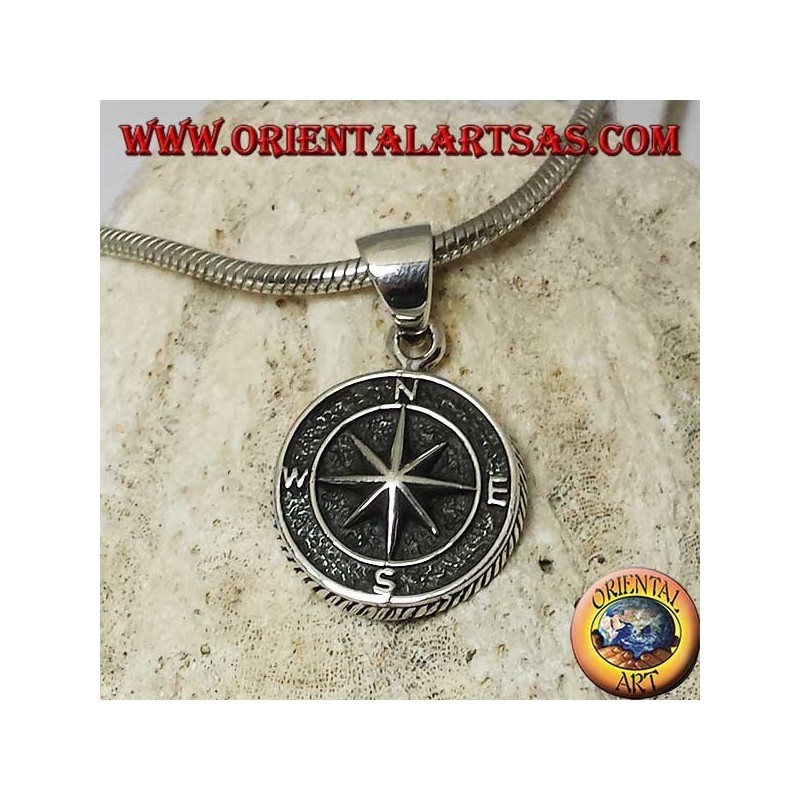 Colgante de plata brújula de viento (brújula) en bajorrelieve