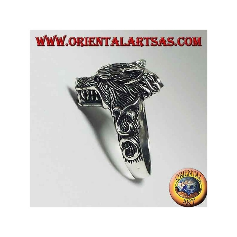 Anello in argento 925 ‰ , con testa di lupo che ringhia