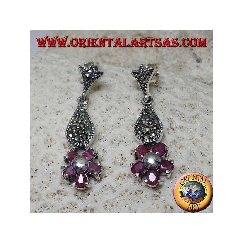 Boucles d'oreilles pendantes en argent avec 5 rubis ovales naturels sertis pour former une fleur et marcassite