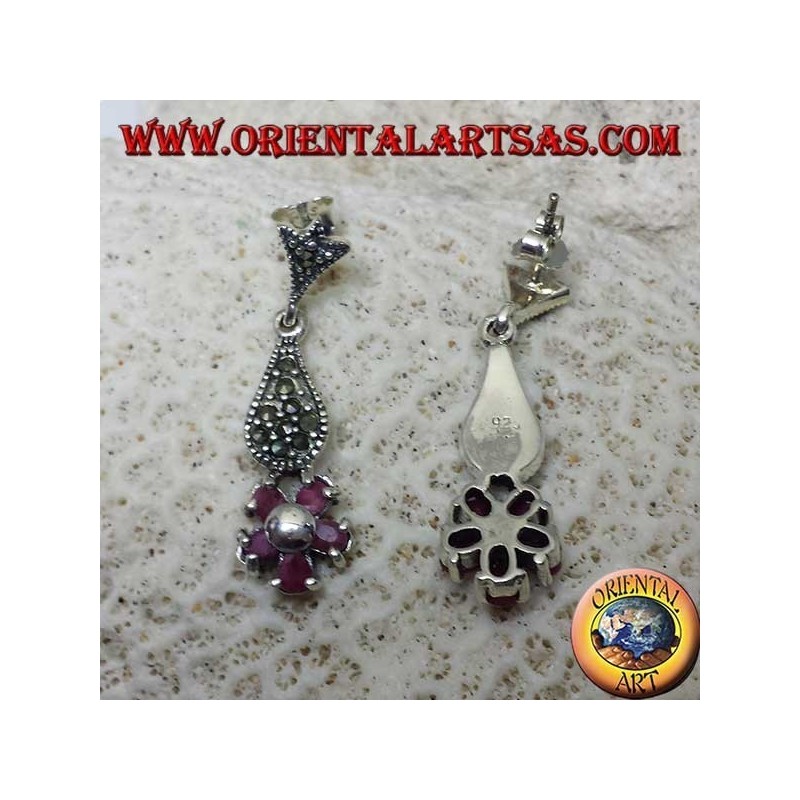 Boucles d'oreilles pendantes en argent avec 5 rubis ovales naturels sertis pour former une fleur et marcassite