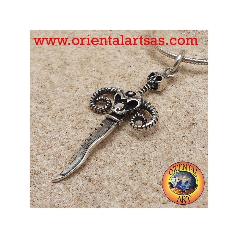 pendentif poignard crâne et d'argent cornes de bélier