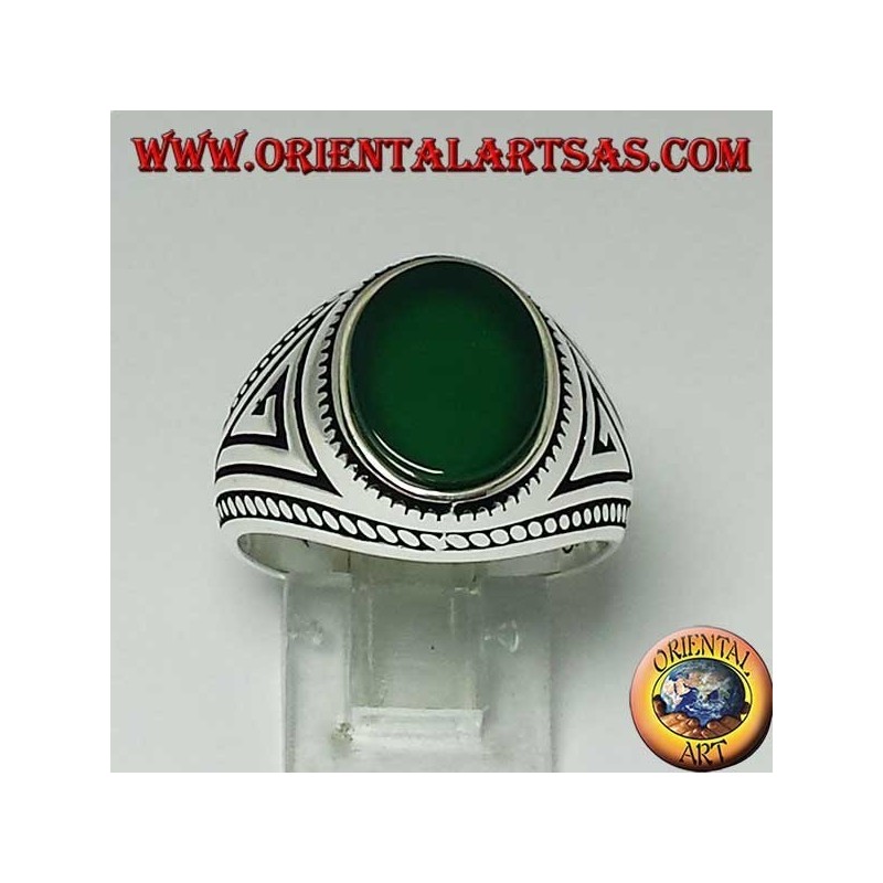 Silver ring with flat oval green agate with braid at the edges of the ring