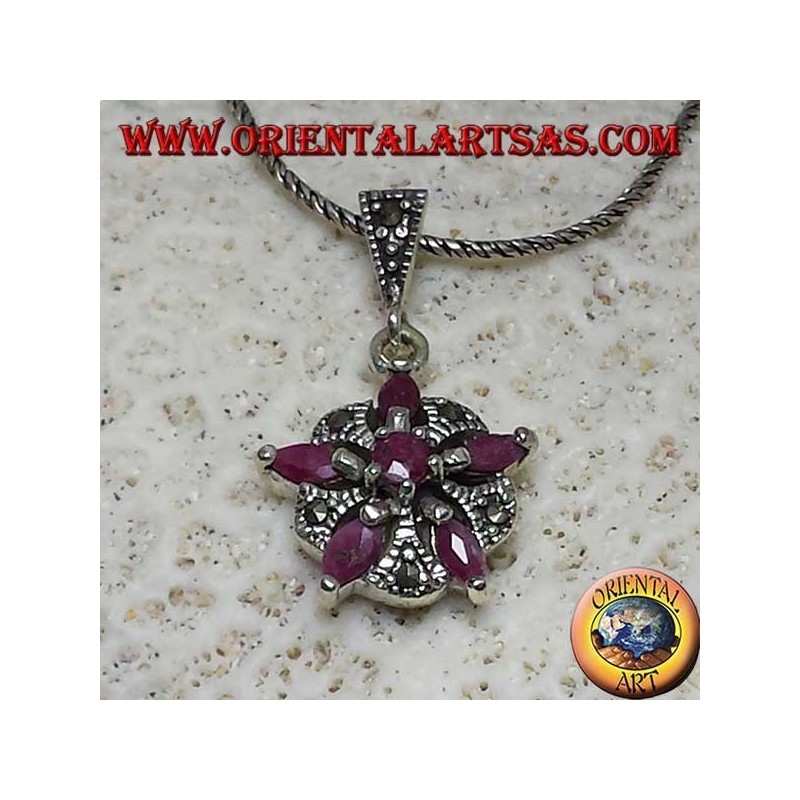 Ciondolo in argento con 5 rubini  naturali a navetta + 1 tondo a formare una stella e marcasite