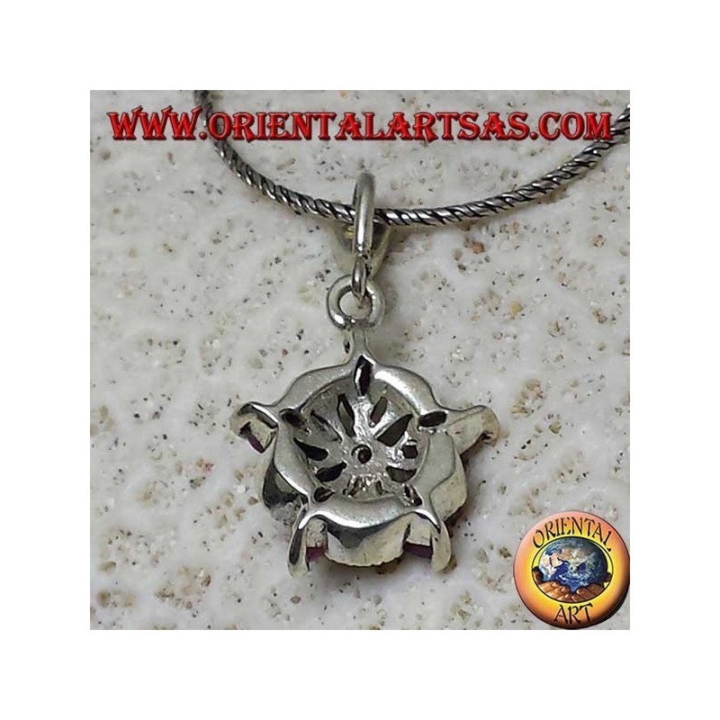 Pendentif en argent avec 5 rubis naturels dans une navette + 1 tour pour former une étoile et marcassite