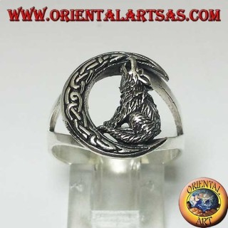 Bague loup en argent hurlant au croissant avec un nœud celtique