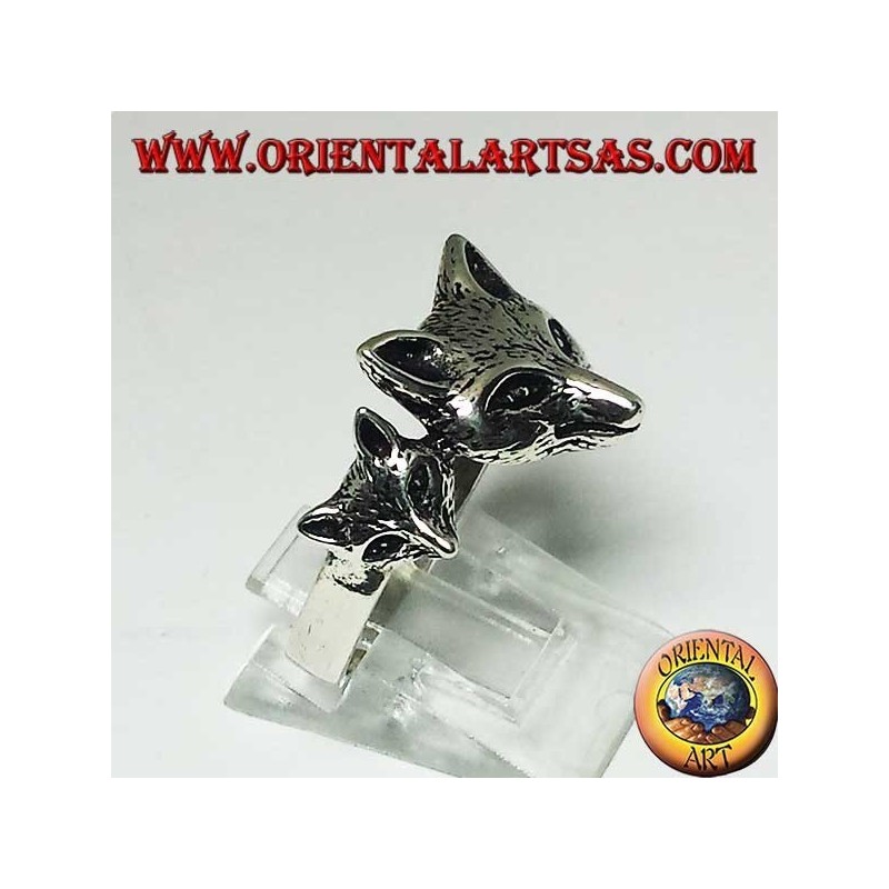 Silver ring with fox with her cubs