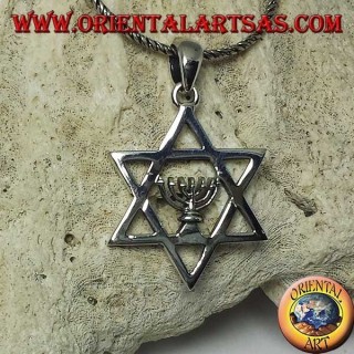 Ciondolo in argento stella di davide con Menorah lampada sacra ebraica all'interno