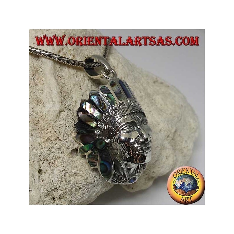 Ciondolo in argento, testa di Indiano nativi con copricapo di paua shell (Abalone)