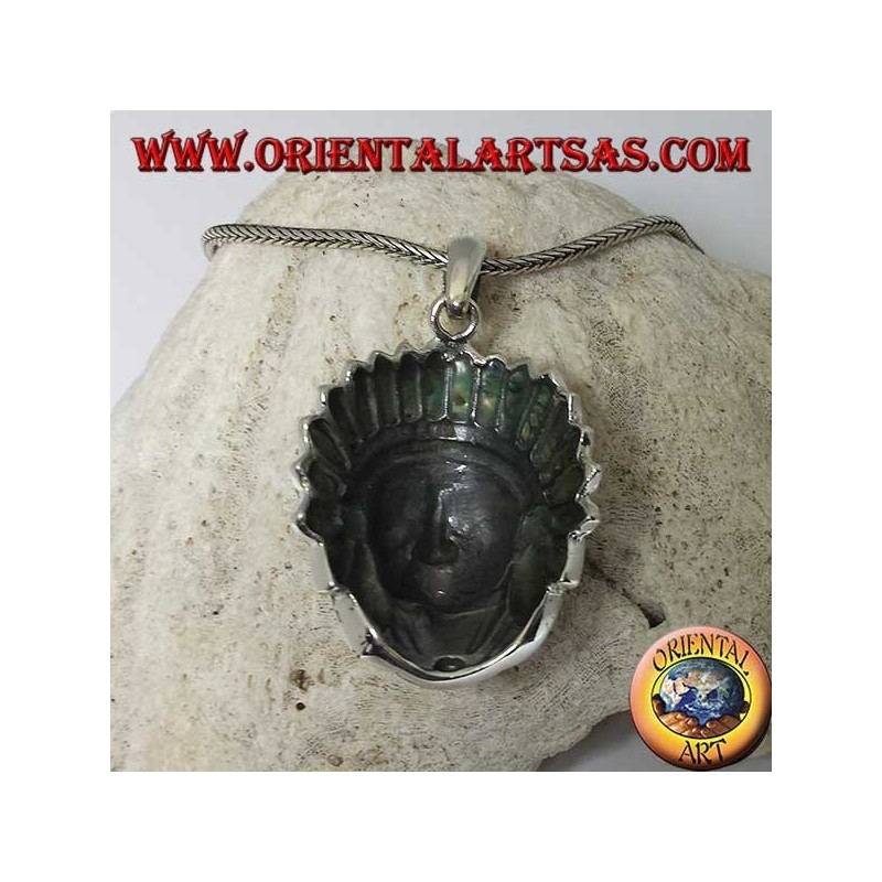 Ciondolo in argento, testa di Indiano nativi con copricapo di paua shell (Abalone)