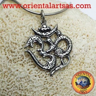 ciondolo om  silaba sacra rintagliato in argento 