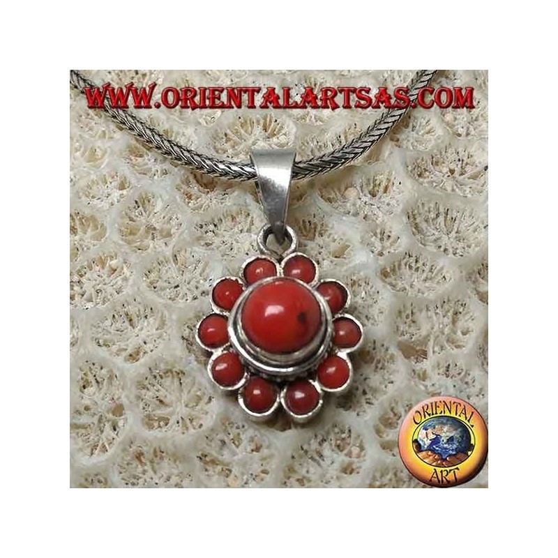 Ciondolo in argento con corallo antico a forma di margherita