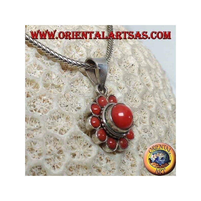 Pendentif en argent avec corail en forme de marguerite antique