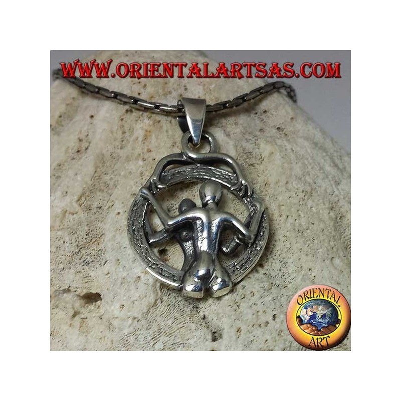 Pendentif en argent, sexe anal dans le cercle avec spectateur
