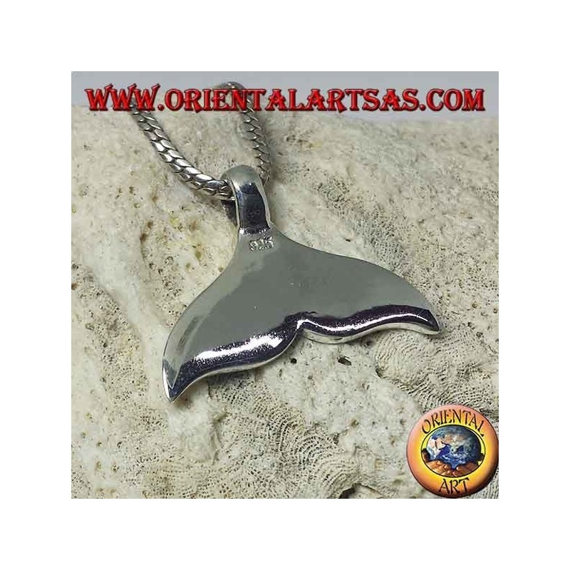 Pendentif en argent en forme de queue de baleine avec onyx plat