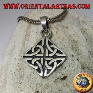 Iona knot silver pendant