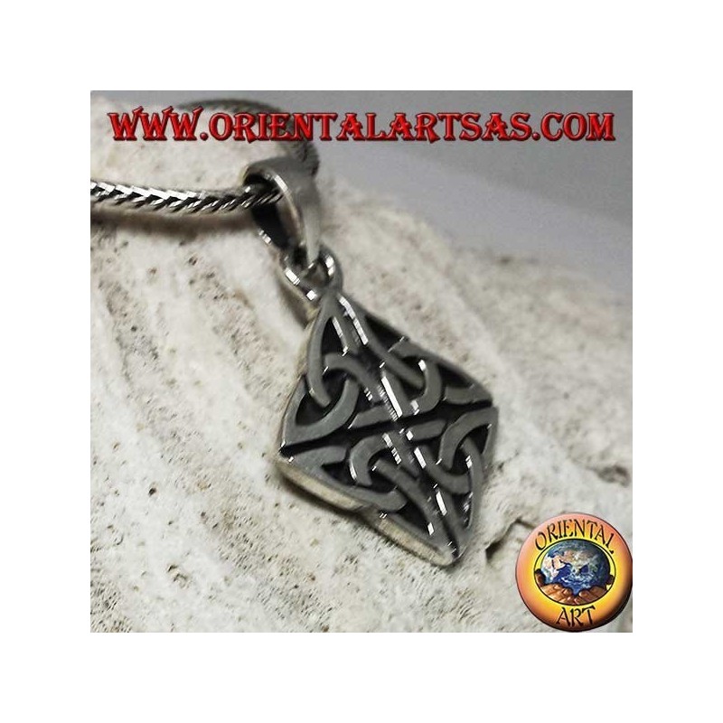 Iona knot silver pendant