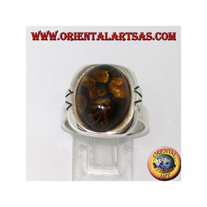 Silberring mit ovalem grünem Bernstein und großem graviertem Rand