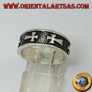Silver record ring with bas-relief crosses