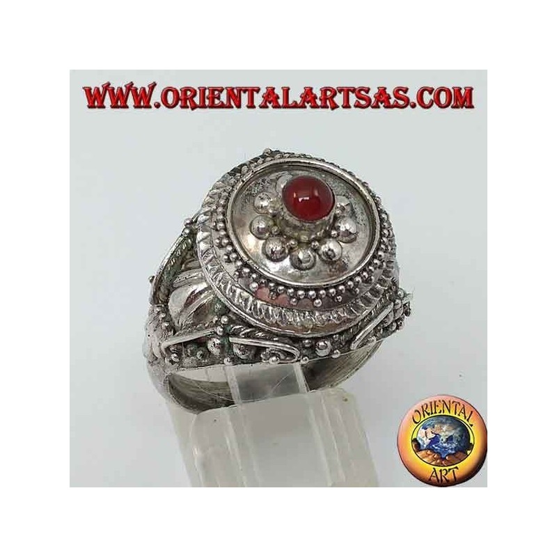 Anillo venenoso de plata con cornalina