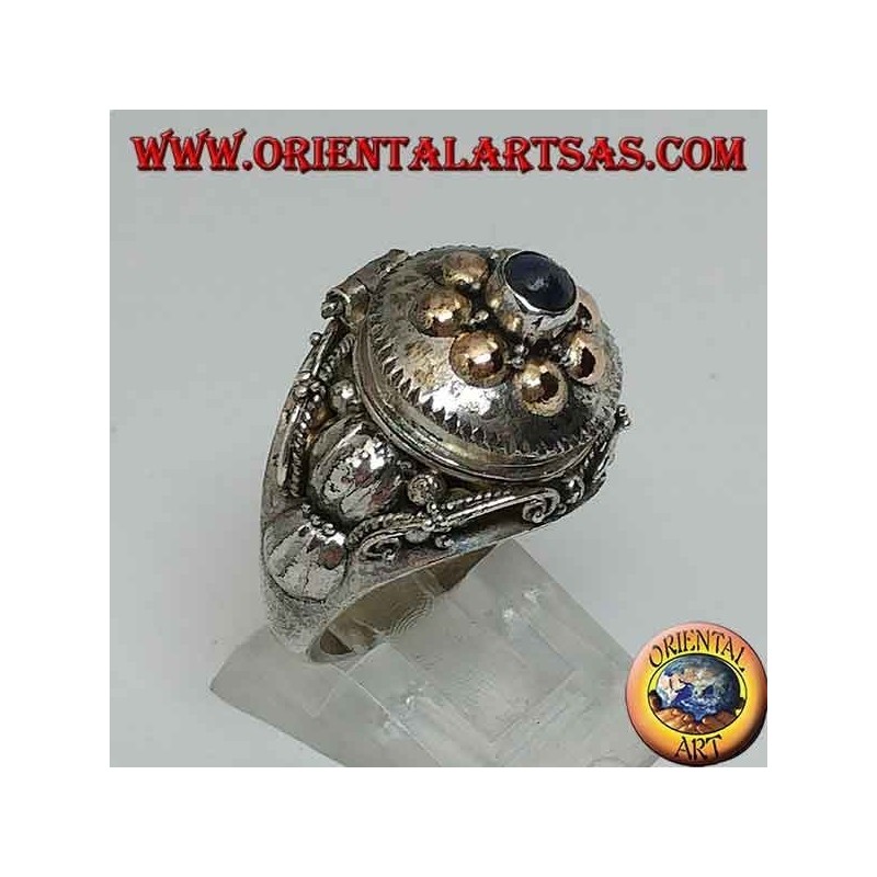 Anello in argento a scatola porta veleno con palline in oro e lapislazzulo