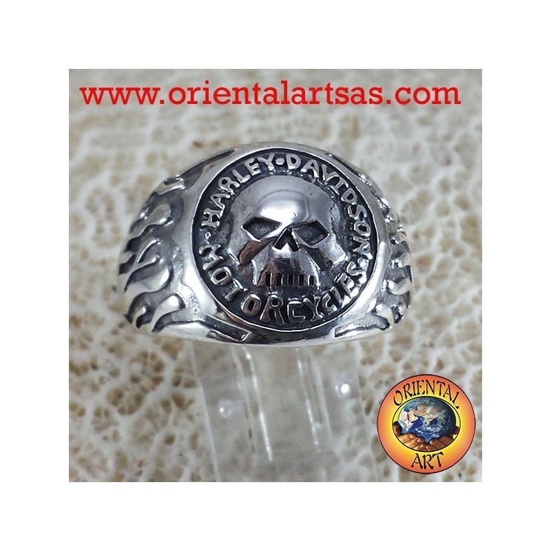 La plata del anillo del cráneo del motorista