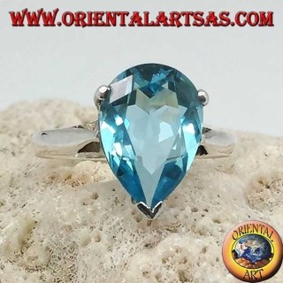 Anillo de plata con topacio azul en forma de gota con ajuste de garra