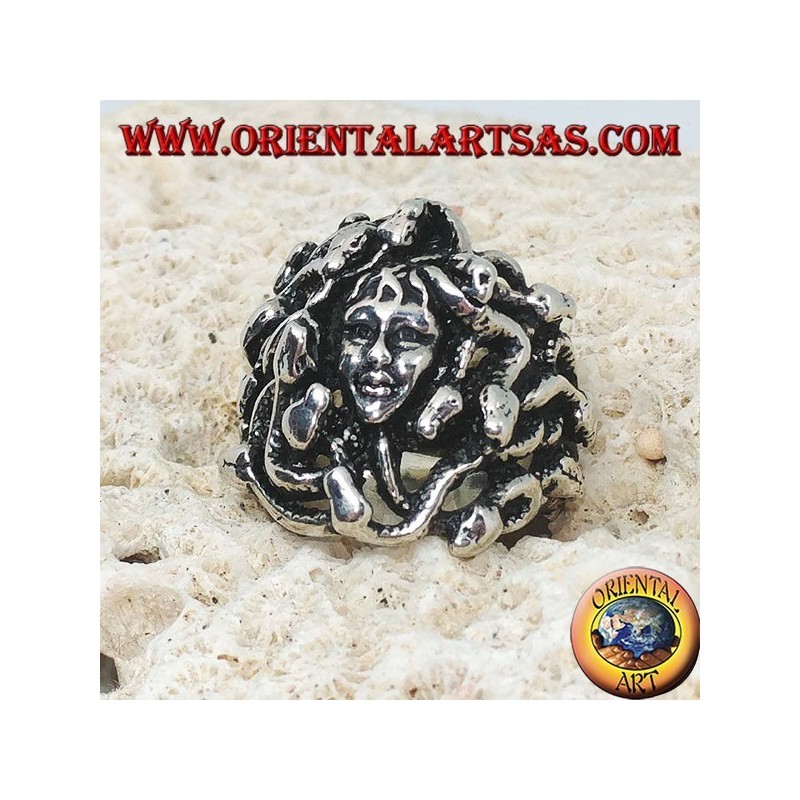 Bague tête de méduse en argent avec serpents