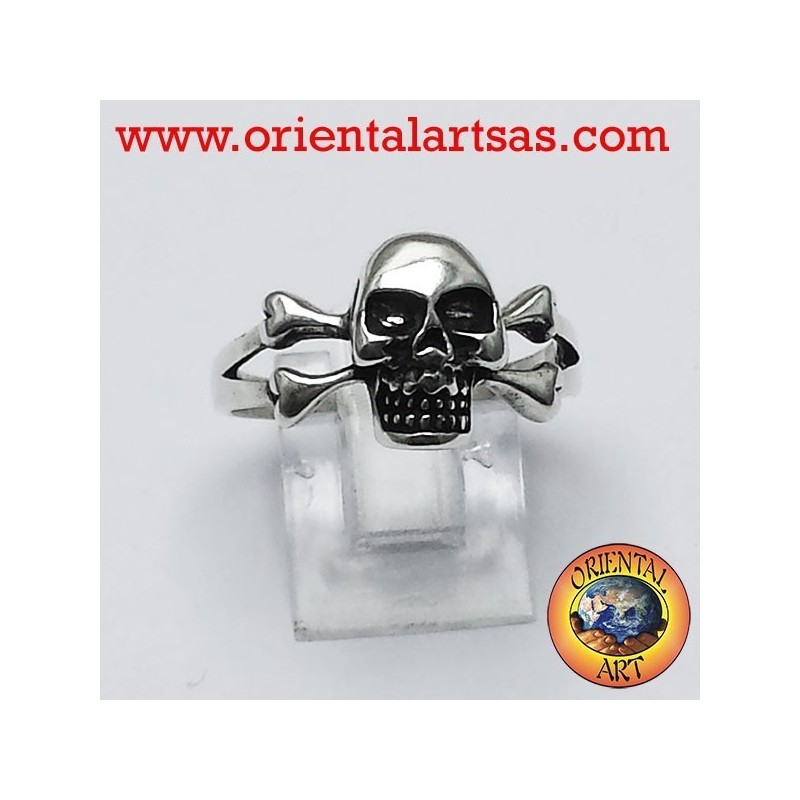 Anello teschio con osse in argento