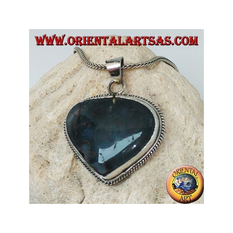 Colgante de plata en forma de corazón con ágata almizclera