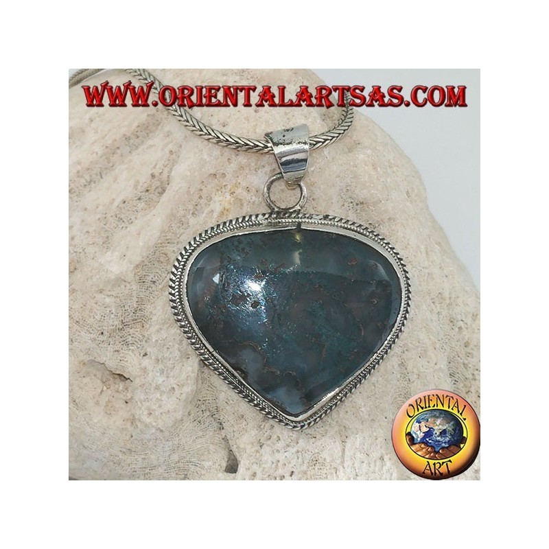 Colgante de plata en forma de corazón con ágata almizclera