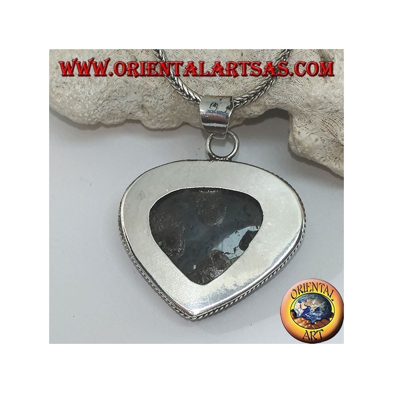 Colgante de plata en forma de corazón con ágata almizclera