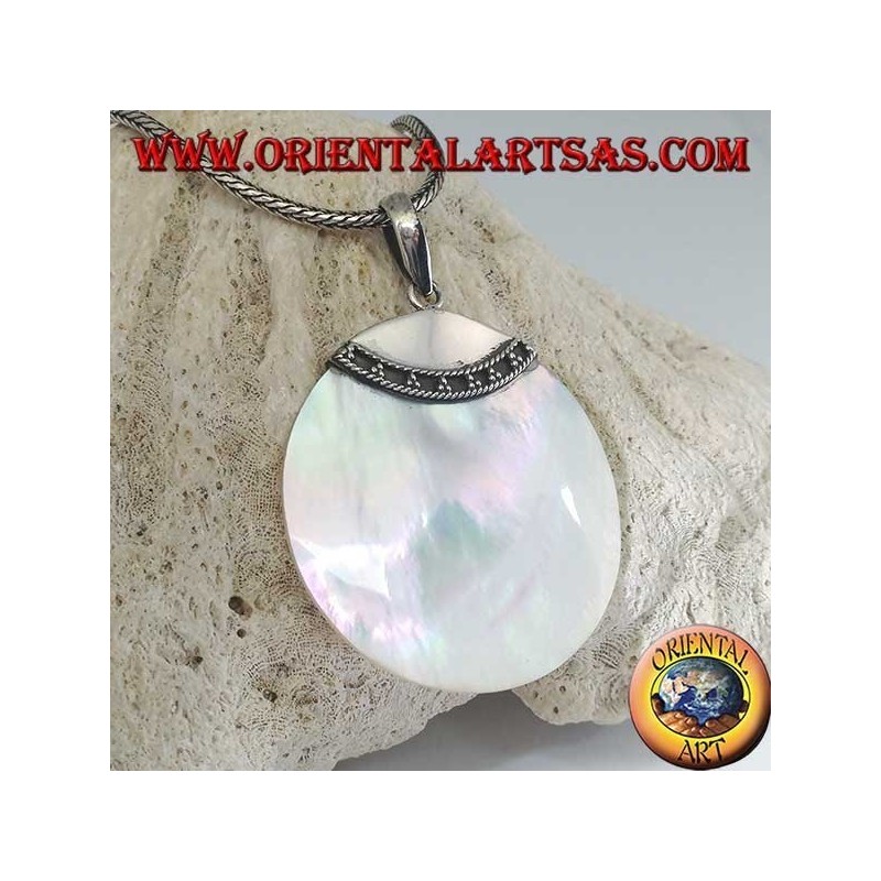 Pendant with round mother of pearl and decorated silver hook