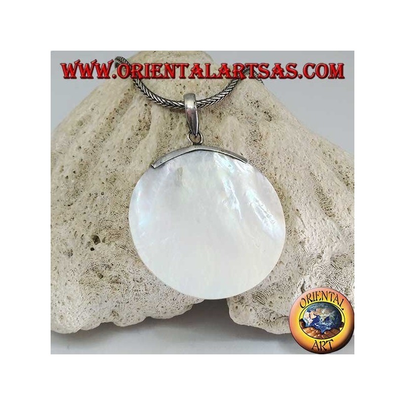 Pendant with round mother of pearl and decorated silver hook