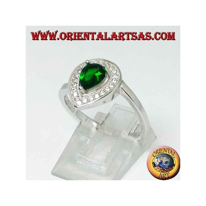 Bague en argent avec goutte d'émeraude synthétique entourée de zircons