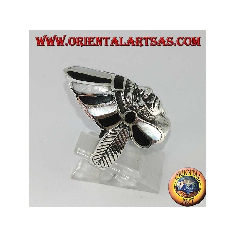 Anello in argento, testa di Indiano D'America nativi con piume in madreperla ed onice