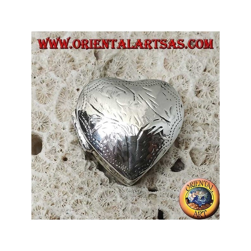 Pilulier en argent (925 ‰) avec gravures en forme de coeur