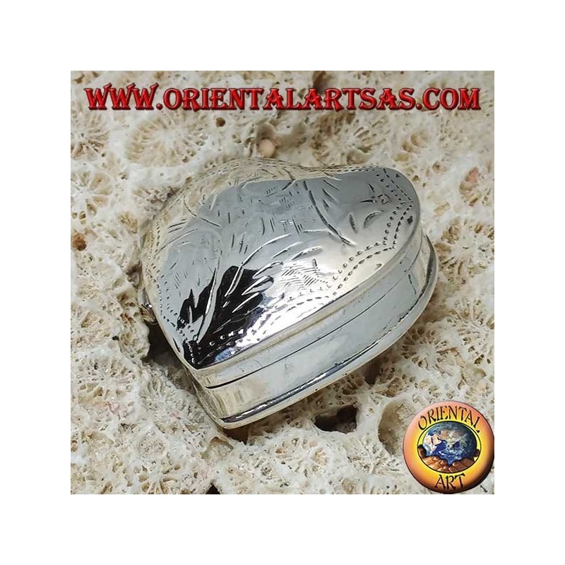 Pilulier en argent (925 ‰) avec gravures en forme de coeur