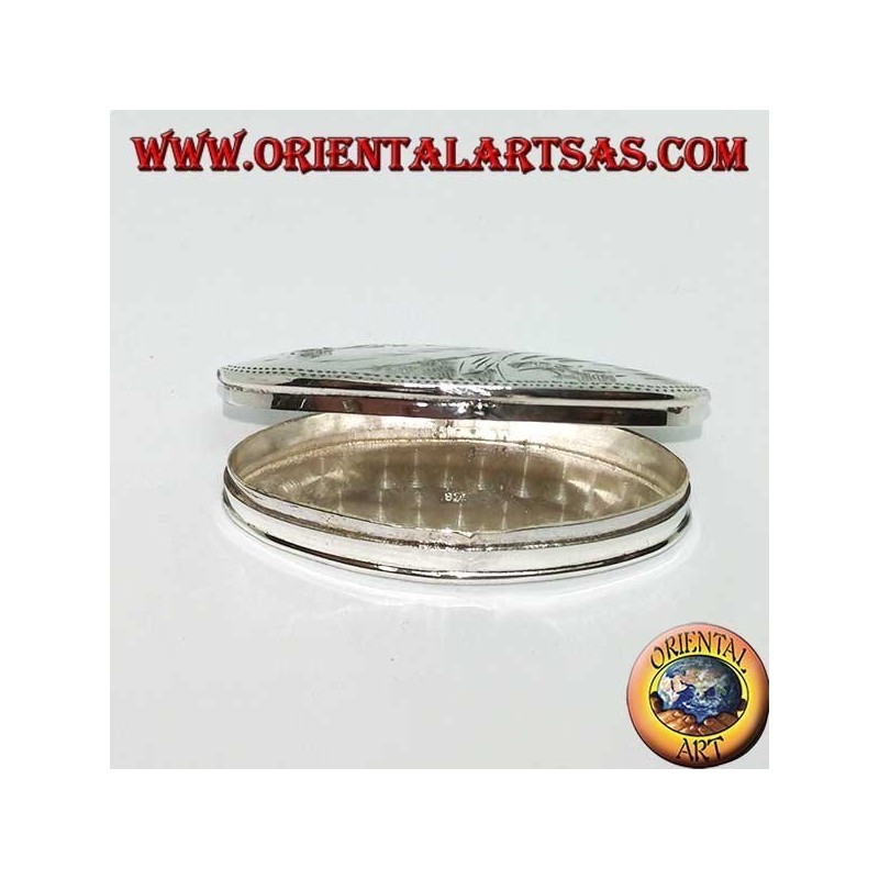 Pastillero en plata (925 ‰) con grabados, de forma ovalada