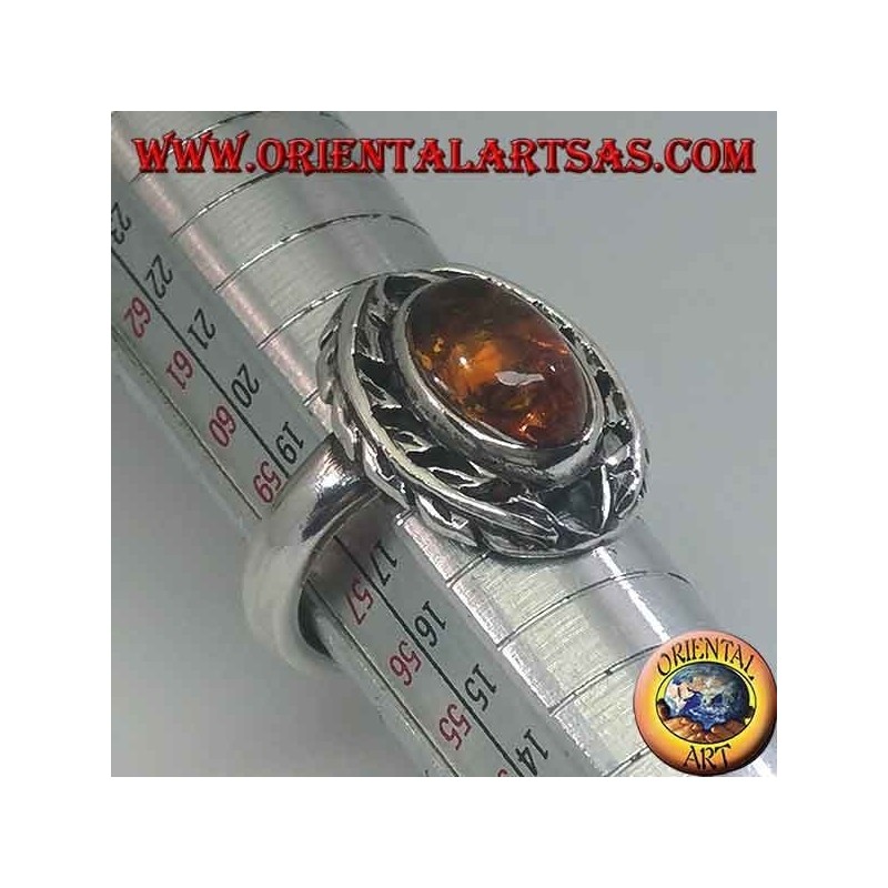 Bague en argent avec ambre ovale entourée de feuilles de laurier