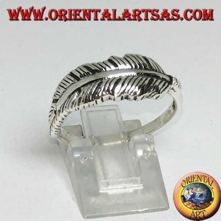 Anillo de plata con forma de pluma india