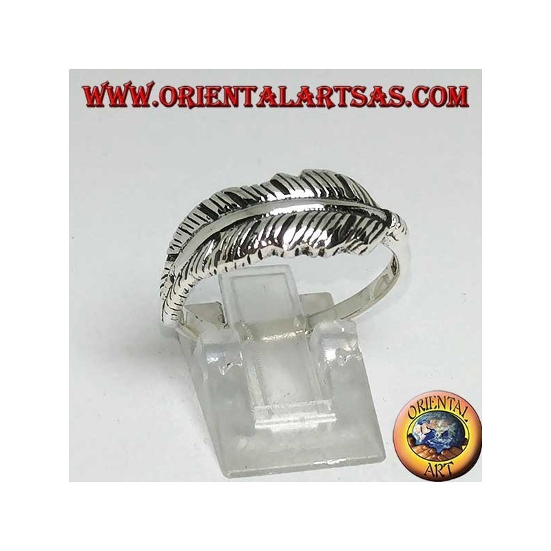 Anillo de plata con forma de pluma india