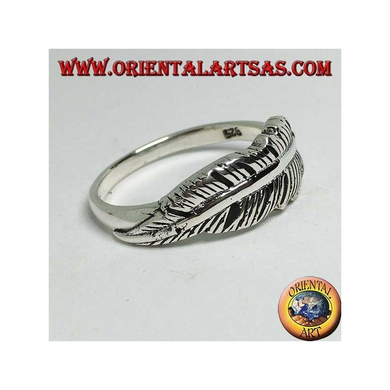 Anillo de plata con forma de pluma india