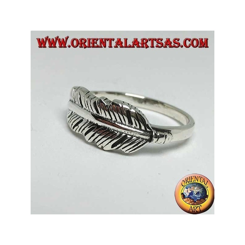 Anillo de plata con forma de pluma india