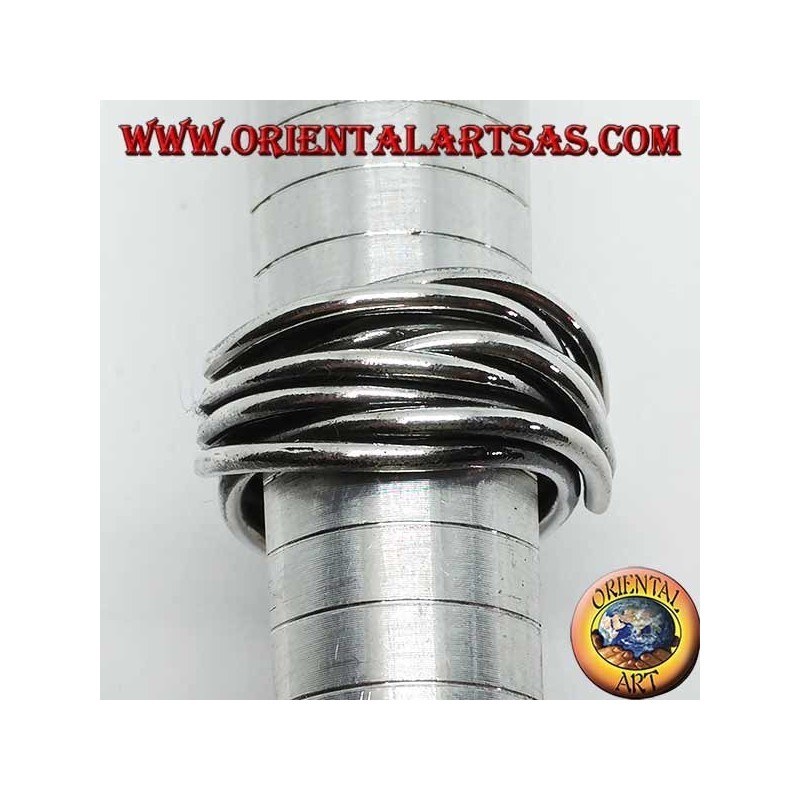 Anello in argento a fili intrecciati tra loro